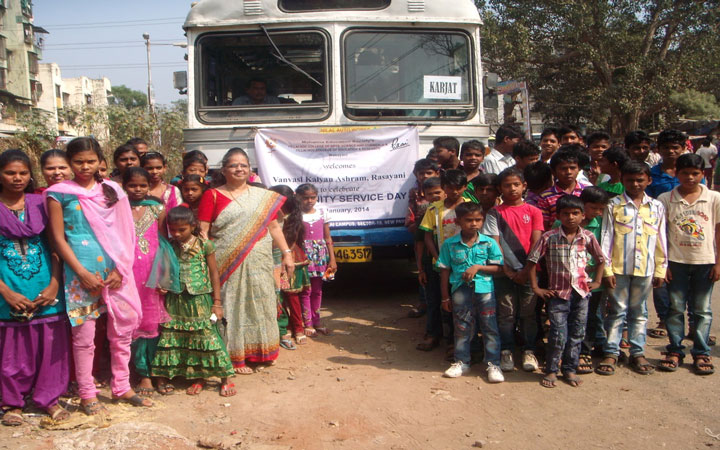 community-service-day-2014-15-1