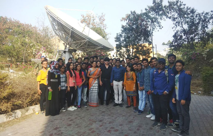 industrial-visit-to-institute-of-satellite-telecom-pvt-ltd-pune (1)