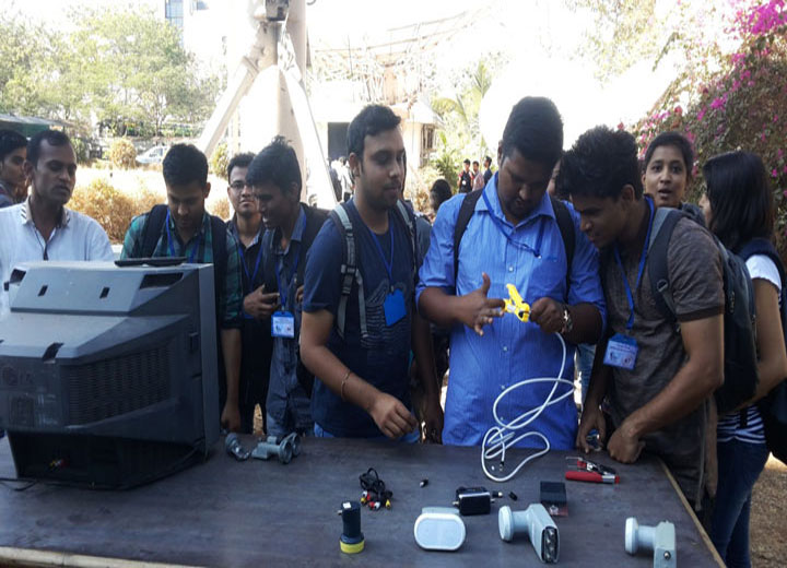 industrial-visit-to-institute-of-satellite-telecom-2017 (1)