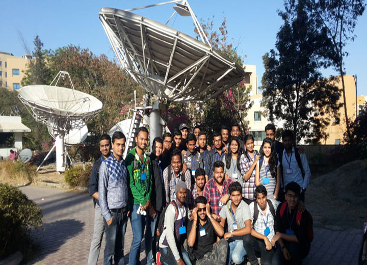 industrial-visit-to-institute-of-satellite-telecom-2017 (4)
