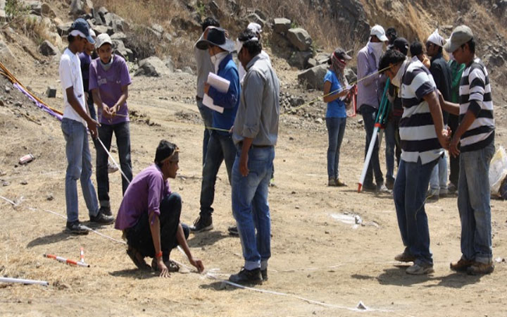 site-visit-to-mansarovar-railway-station-kamothe (2)