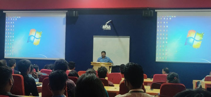 expert-lecture-on-current-industry-trends (2)