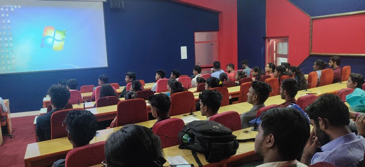 expert-lecture-on-current-industry-trends (3)