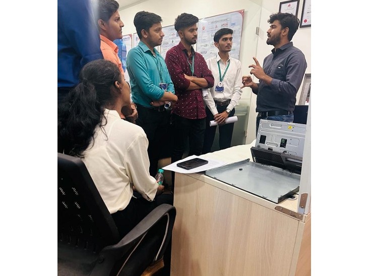 Industrial-Visit-to-Cyber-forensic-Lab (2)