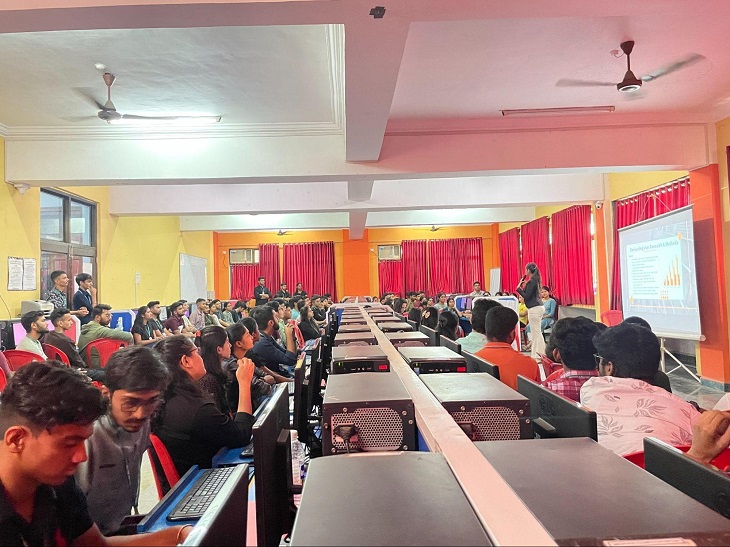 Seminar-on-The-Art-of-UIUX-Designing-The-Future (3)