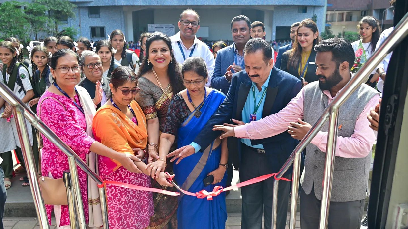 ISRO’s-Space-on-Wheels-Pillai-HOC-Educational-Campus (4)