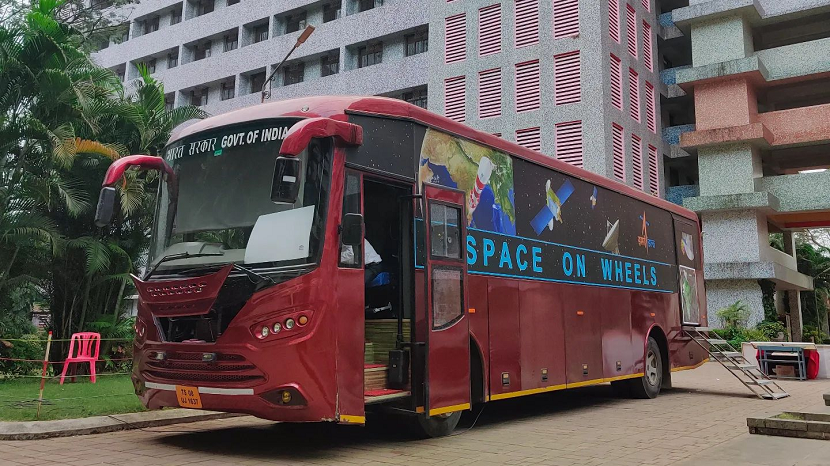 ISRO’s-Space-on-Wheels-Pillai-HOC-Educational-Campus (5)