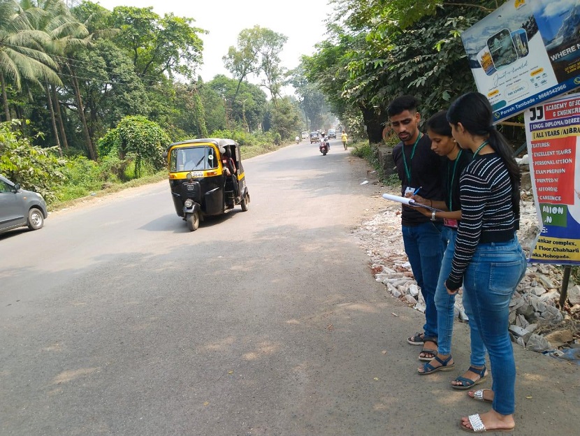 Traffic-Survey-Visit-to-PHCET-Junction-near-SBI-Bank-Rasayani (2)