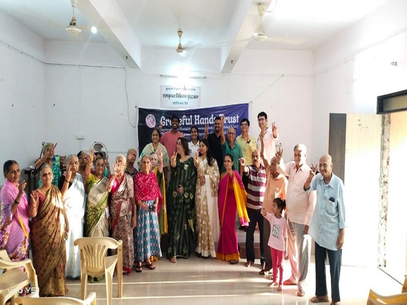 Visit-to-Old-Age-Home-2024 (4)